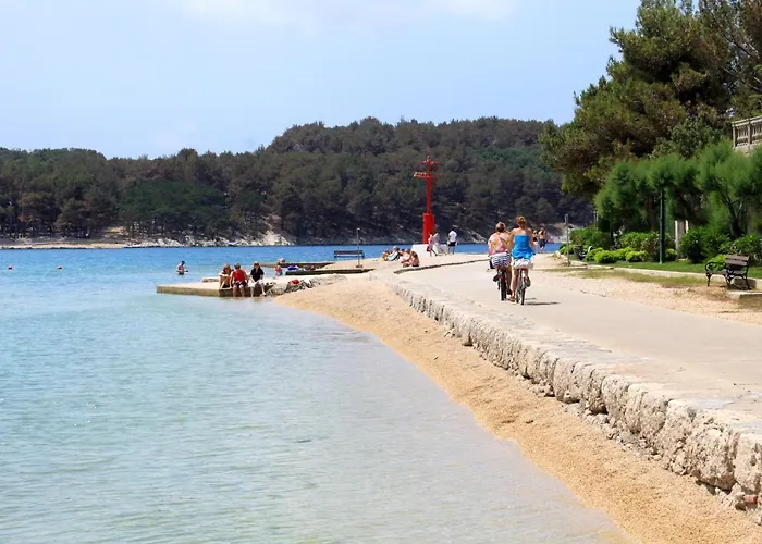 With A Parking Space - 7984