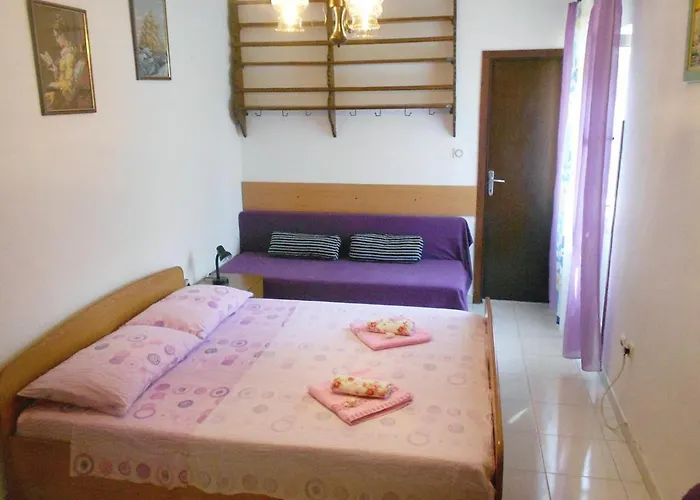 Appartement With A Parking Space - 7984