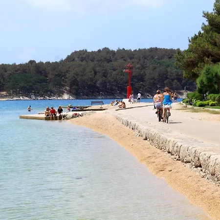 With A Parking Space - 7984