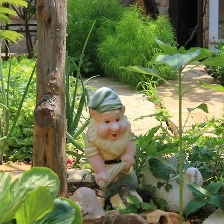 With A Parking Space - 7984