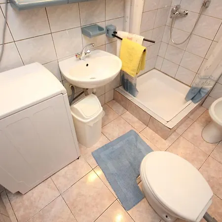 With A Parking Space - 7984 *